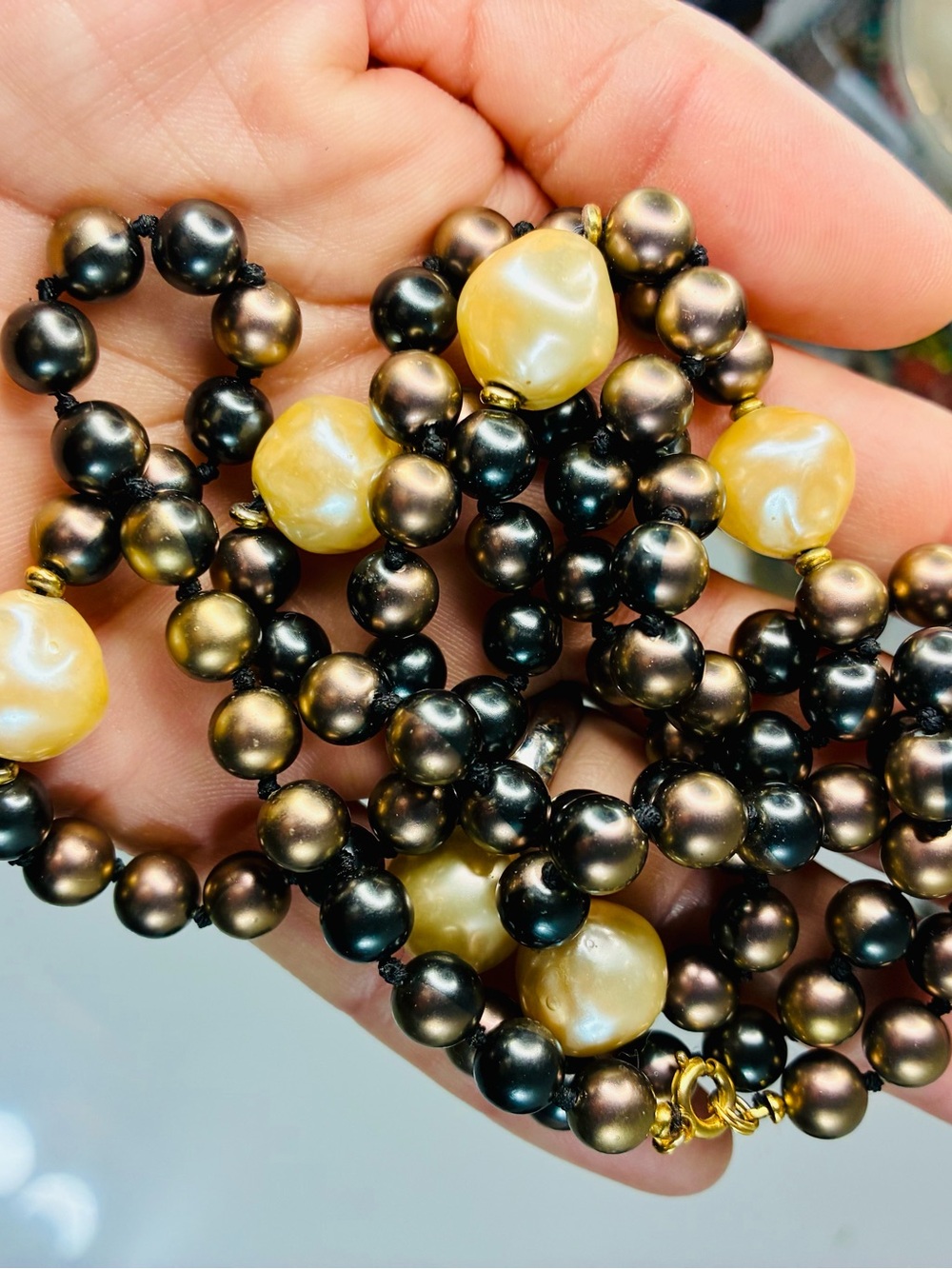 VTG 80s Faux Tahitian Pearl Necklace with Baroque Station Chunky Beads Pre Loved